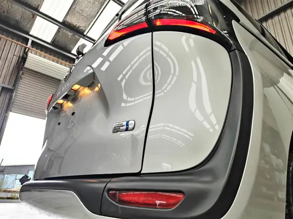 2017 Toyota Sienta HYBRID G Carousel 4