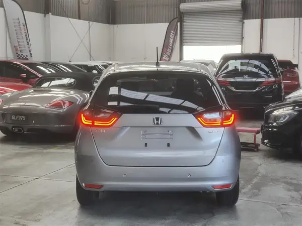 2021 Honda Fit EHEV HYBRID Carousel 4