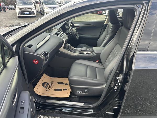 2015 Lexus NX 300h Hybrid.Leather.Safety radar.Blind spot.360°camera.Park sensors.Alarm. Carousel 2