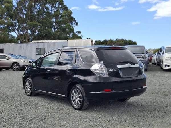 2012 Honda Fit Shuttle.Hybrid.Rear camera. Carousel 14