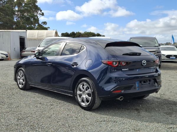 2023 Mazda 3 HUD.Rear camera.Radar cruise.Park sensors. Carousel 14