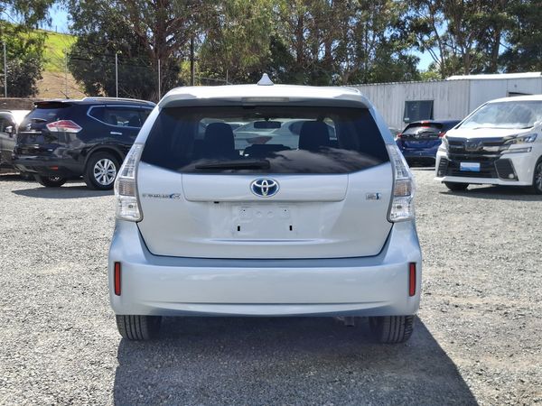 2013 Toyota Prius Alpha S.7 seater.Rear camera.8 Airbags. Carousel 15
