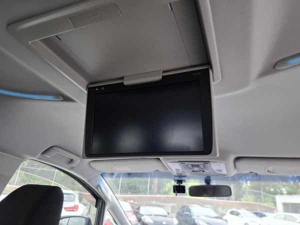 2016 Toyota Vellfire Rear camera.Electric doors.Rea cam.8 Airbags. Carousel 2