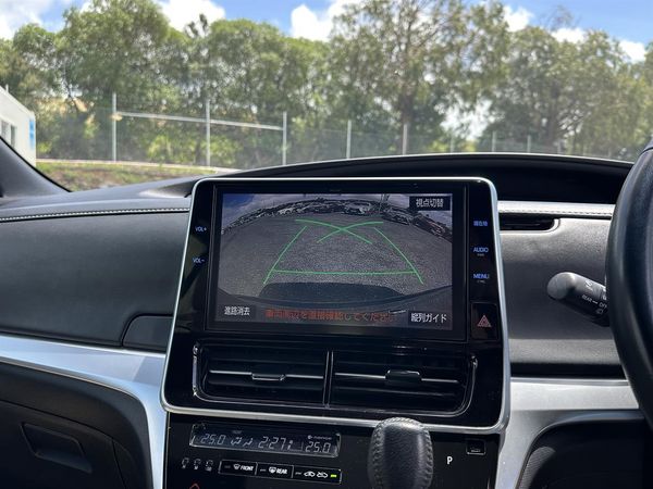 2017 Toyota Estima Aeras.Leather.Safety radar.Cruise control.Lane assist.Rear cam. Carousel 7