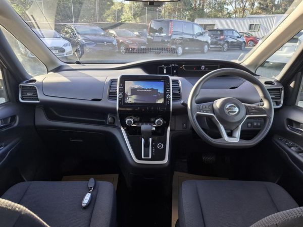 2017 Nissan Serena Hybrid.8 seats.Rear cam.Cruise control. Carousel 6