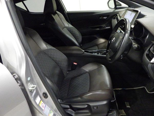 2018 Toyota C-HR Transit G LED EDITION Carousel 1