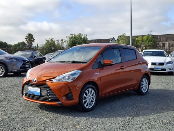 2017 Toyota Vitz Hybrid Push Start Carousel 9