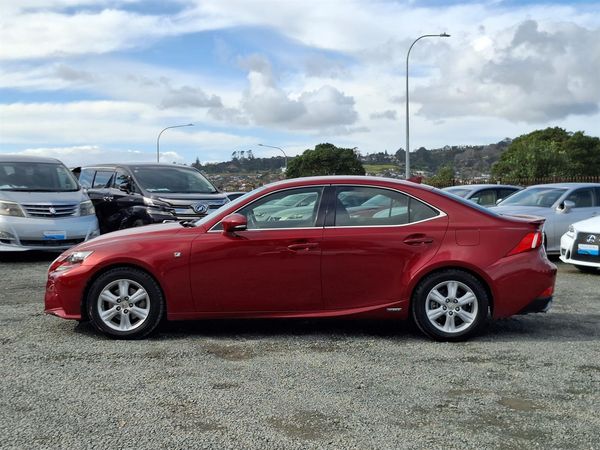 2014 Lexus IS 300h F-Sport.Blind spot.Radar cruise.Alarm.Leather.10 SRS Airbags. Carousel 11