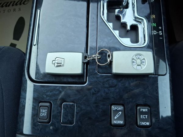 2006 Toyota Crown Athlete.Cruise control.Rear camera. Carousel 7