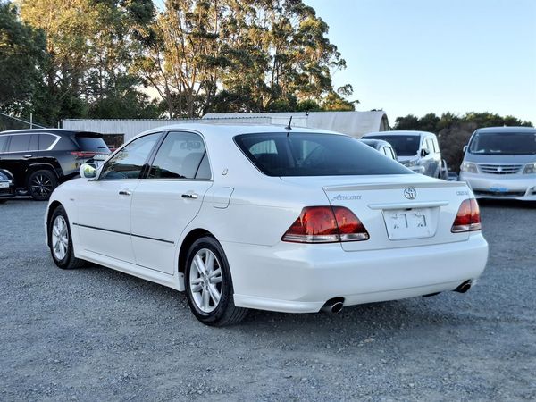 2006 Toyota Crown Athlete.Cruise control.Rear camera. Carousel 15