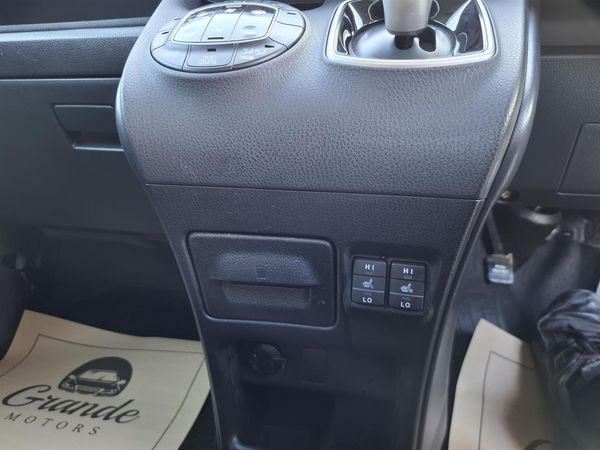 2015 Toyota Voxy HYBRID. 7 Seater.Cruise Control.Rear camera. Carousel 8