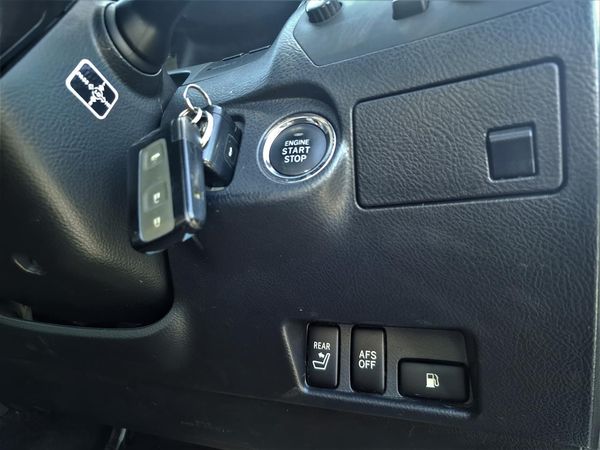 2004 Toyota Crown Majesta V8.Cruise control.Rear camera. Carousel 10