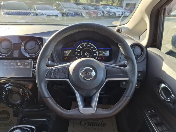 2017 Nissan Note E-power.Autech.LKA.Safety radar.Rooftop camera.Alloys. Carousel 8
