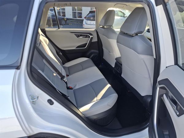 2020 Toyota RAV4 Hybrid.4WD.Leather.Lane assist.Radar cruise.Rear cam.Park sens.Alarm. Carousel 1