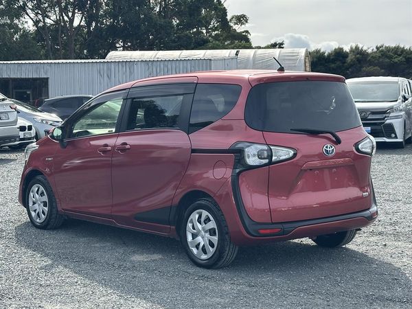 2018 Toyota Sienta Hybrid G.7 seats.Lane assist.Safety radar.Button start. Carousel 15