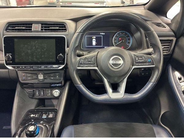 2021 Nissan Leaf 62kw 90,40% Soh Autech model Pro-pilot Carousel 4