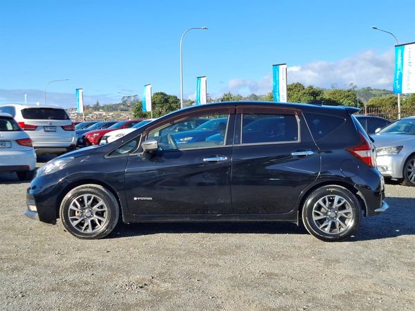 2017 Nissan Note E-power.Autech.LKA.Safety radar.Rooftop camera.Alloys. Carousel 14