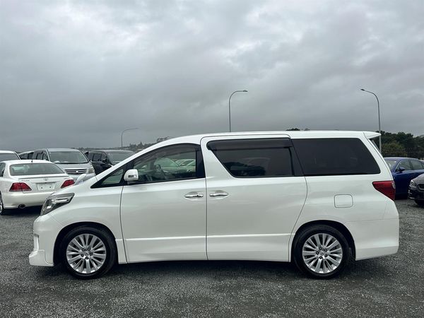 2013 Toyota Alphard 8 seater.Rear camera.Park sensors.Cruise control.8 SRS Airbags. Carousel 14