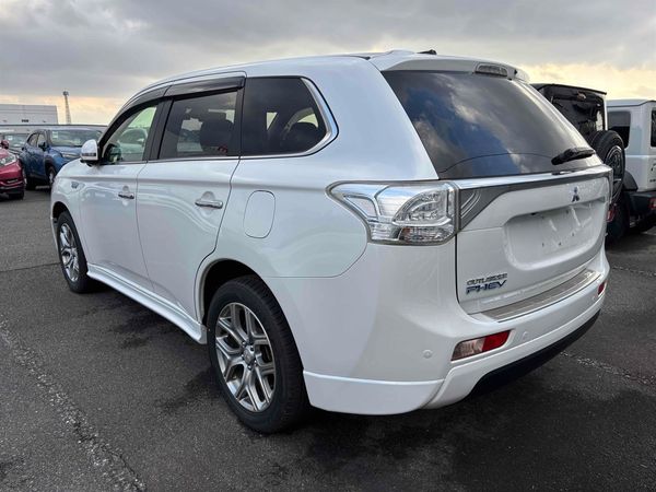 2013 Mitsubishi Outlander PHEV 4WD G NAVI PACKAGE Carousel 1