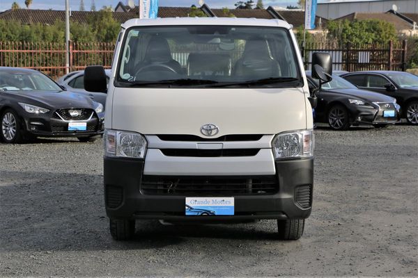 2020 Toyota Hiace DX.Safety radar.Alarm.1000kg capacity.Lane assist. Carousel 9