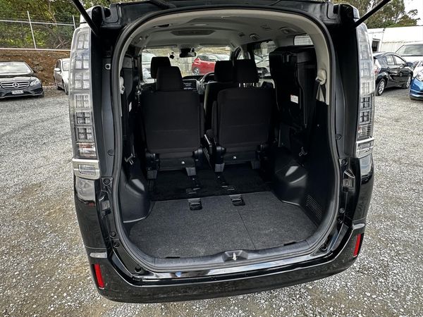2017 Toyota Voxy Hybrid.Safety radar.Lane assist.Rear cam.Electic doors. Carousel 1