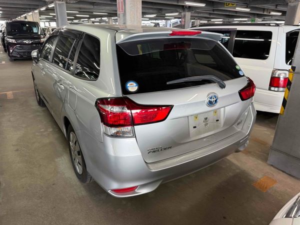 2017 Toyota Corolla Transit FIELDER HYBRID Carousel 4