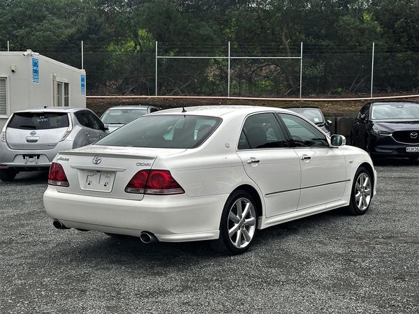2005 Toyota Crown Athlete.50th Anniversary.Cruise control.Rear camera. Carousel 17