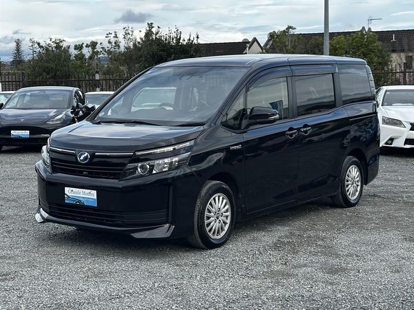 2017 Toyota Voxy Hybrid.Safety radar.Lane assist.Rear cam.Electic doors. Carousel 13