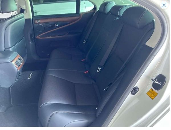 2012 Lexus LS 460 Transit SZ I Package Sun Roof Low km Carousel 10