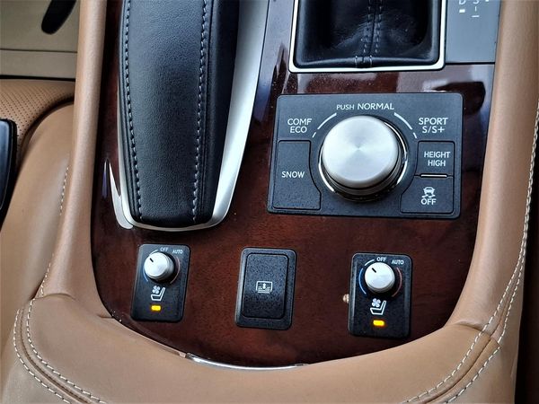 2013 Lexus LS 460 Leather.Cruise control.Park sens.Rear cam.Alarm.10 SRS Airbags. Carousel 6