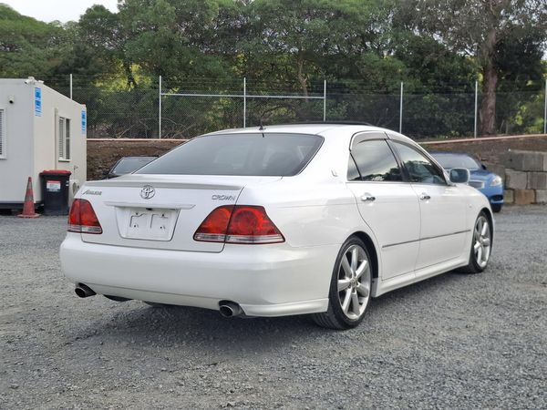 2005 Toyota Crown Athlete.Sunroof.Cruise control.LOW KM. Carousel 14