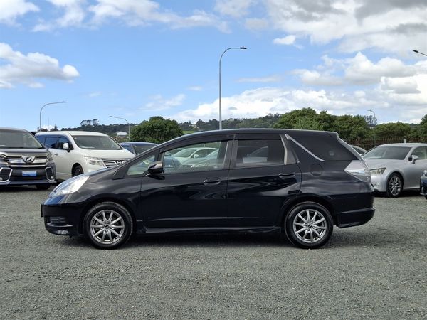 2012 Honda Fit Shuttle.Hybrid.Rear camera. Carousel 11