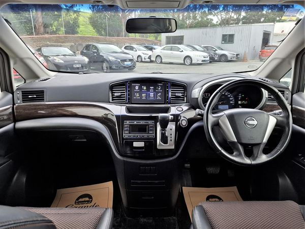 2013 Nissan Elgrand 250 Highway star.Rear camera.Button start. Carousel 7