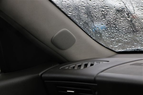 1998 Nissan Laurel Medalist 2.5 LOW KM. Carousel 7