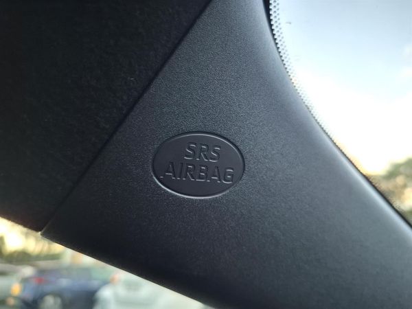 2022 Toyota Yaris Hybrid.Radar cruise.Lane assist.Park sensors.Alarm.Button start. Carousel 8