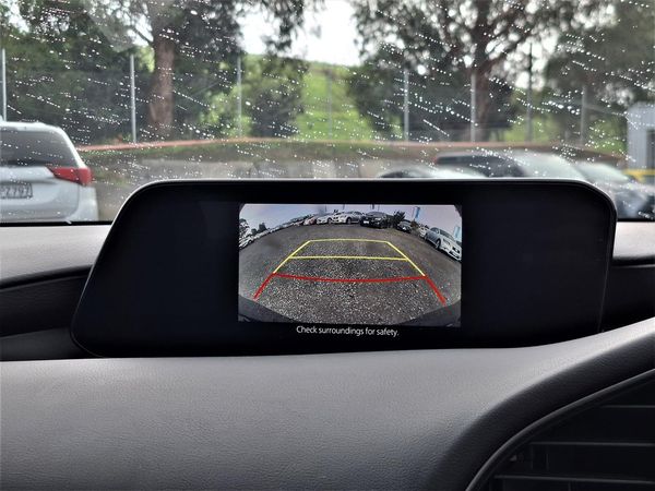 2023 Mazda 3 HUD.Rear camera.Radar cruise.Park sensors. Carousel 7