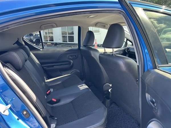 2015 Toyota Aqua Urban.Rear camera.Button start.Alloys.New tires. Carousel 2