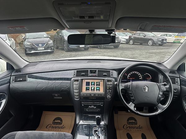 2005 Toyota Crown Athlete.50th Anniversary.Cruise control.Rear camera. Carousel 5