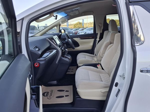 2015 Toyota Vellfire 8 seater Reversing Camera Parking Sensors Carousel 4
