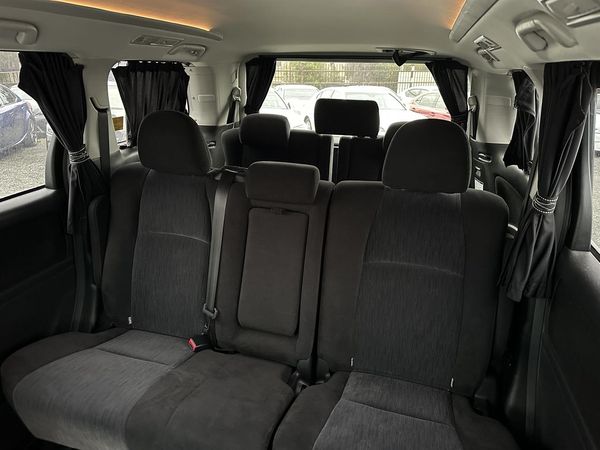 2013 Toyota Alphard 8 seater.Rear camera.Park sensors.Cruise control.8 SRS Airbags. Carousel 6