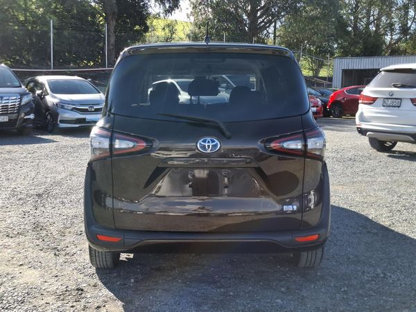 2016 Toyota Sienta Hybrid G.7 seats.Lane assist.Safety radar.Button start. Carousel 7