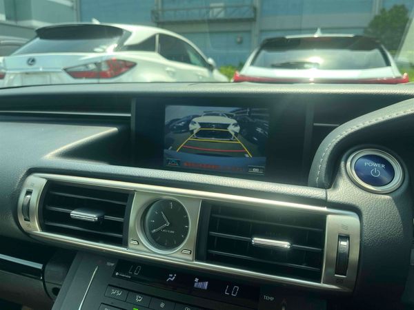 2015 Lexus IS 300h Transit Hybrid Cruise control Carousel 11