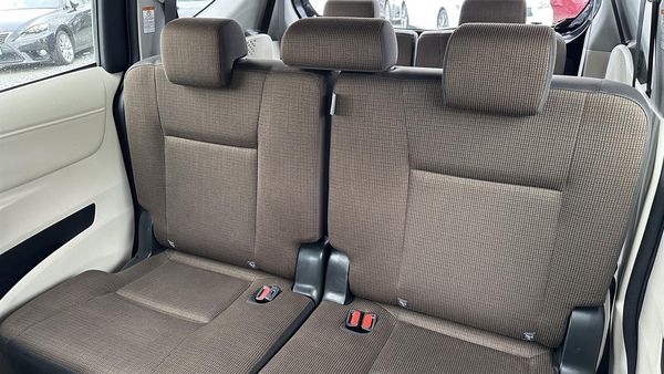 2017 Toyota Sienta Hybrid G.7 seats.Lane assist.Safety radar.Button start.Alloys Carousel 4