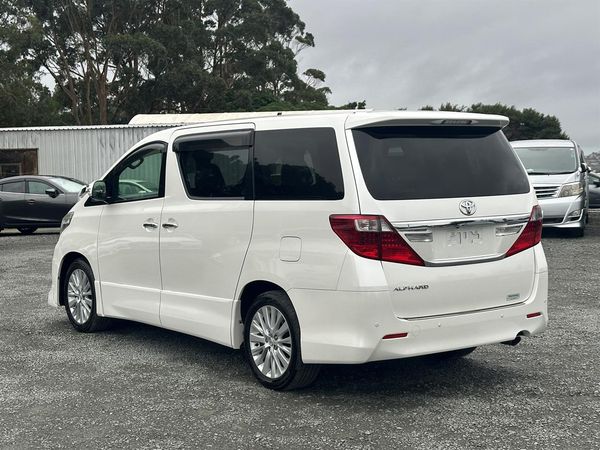 2013 Toyota Alphard 8 seater.Rear camera.Park sensors.Cruise control.8 SRS Airbags. Carousel 15