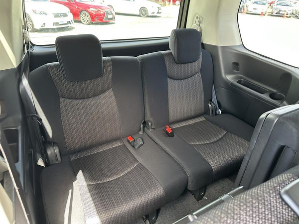 2014 Nissan Serena Hybrid.Highway Star.Safety radar.Lane assist.Rear cam.Cruise control. Carousel 2