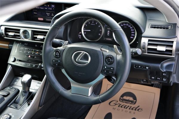 2013 Lexus IS 350 Leather.Radar cruise.Lane assist.Blind spot.Park sens.Alarm. Carousel 5