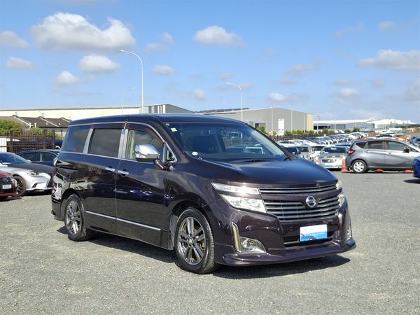 2012 Nissan Elgrand Highway star.Rear camera 7 Seats