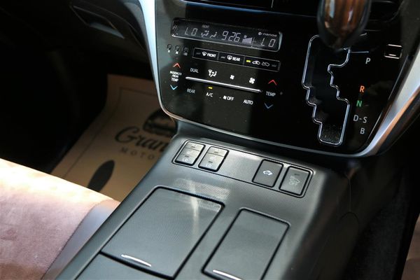 2016 Toyota Estima Hybrid.Aeras Premium.Safety radar.Lane assist.Cruise control.Park sens.Rear cam. Carousel 9