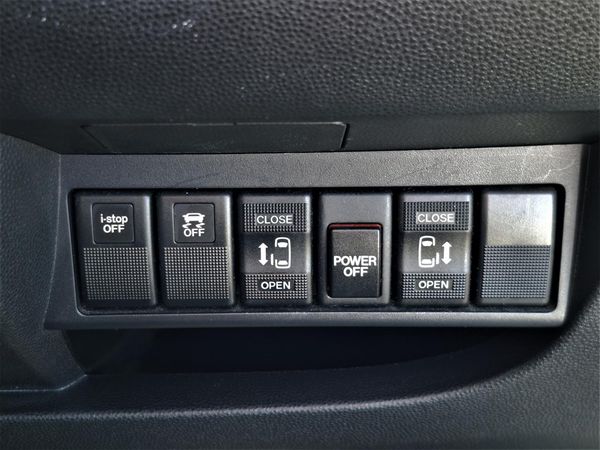 2017 Mazda Biante 8 seater.Rear camera.Electric doors. Carousel 8