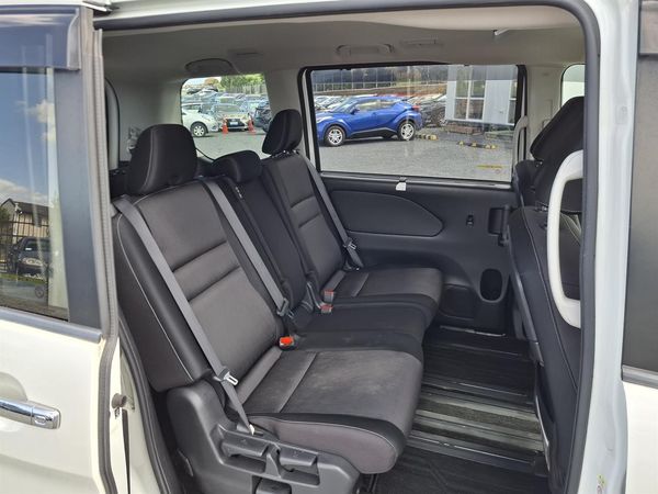 2017 Nissan Serena Highway star.Hybrid.Pro-pilot.Radar cruise.360°camera.Park sensors. Carousel 4